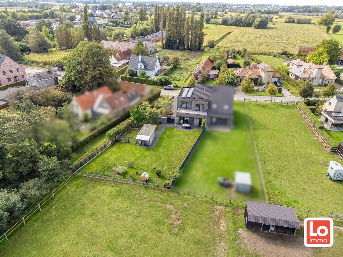 VERKOCHT!! Moderne energiezuinige halfopen bebouwing met twee overdekte autostaanplaatsen én open zicht op een landelijke locatie in Zaffelare. foto 5