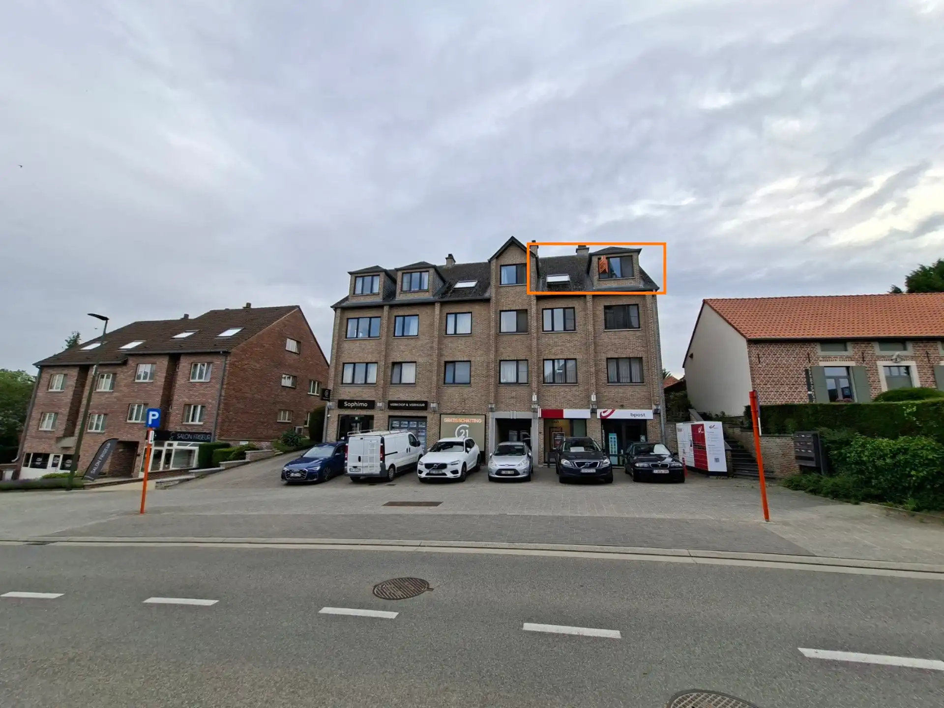 Instapklaar appartement met 2 slaapkamers, berging & parking foto 11