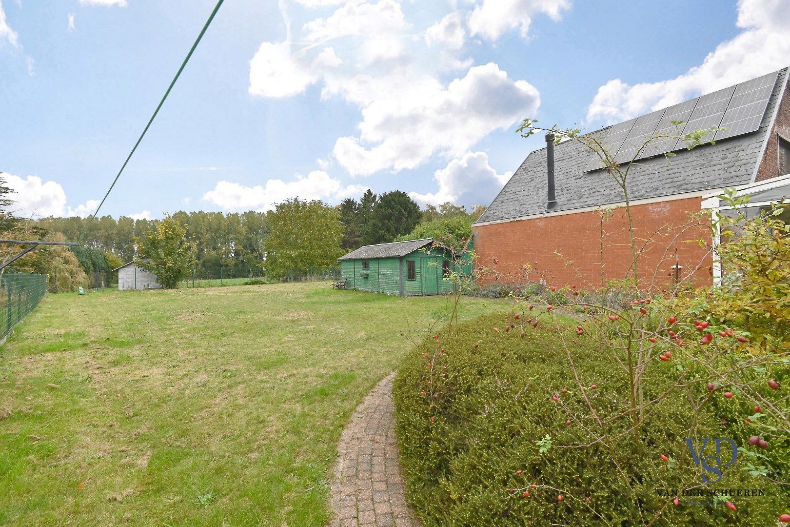 Tijdloos en ruim (> 300 m²) wonen. foto 35