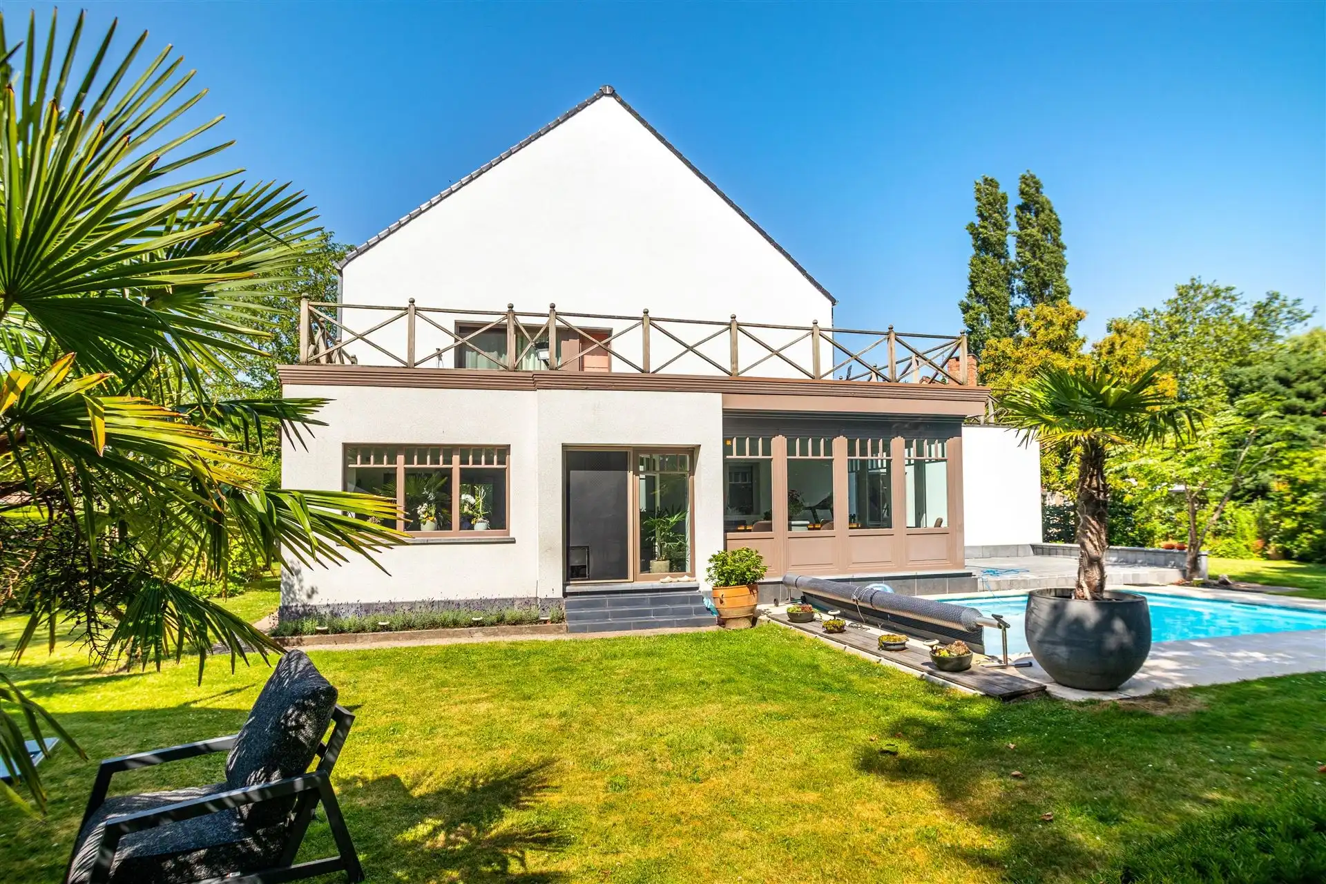 Ruime villa met zwembad en panoramische vergezichten foto 4