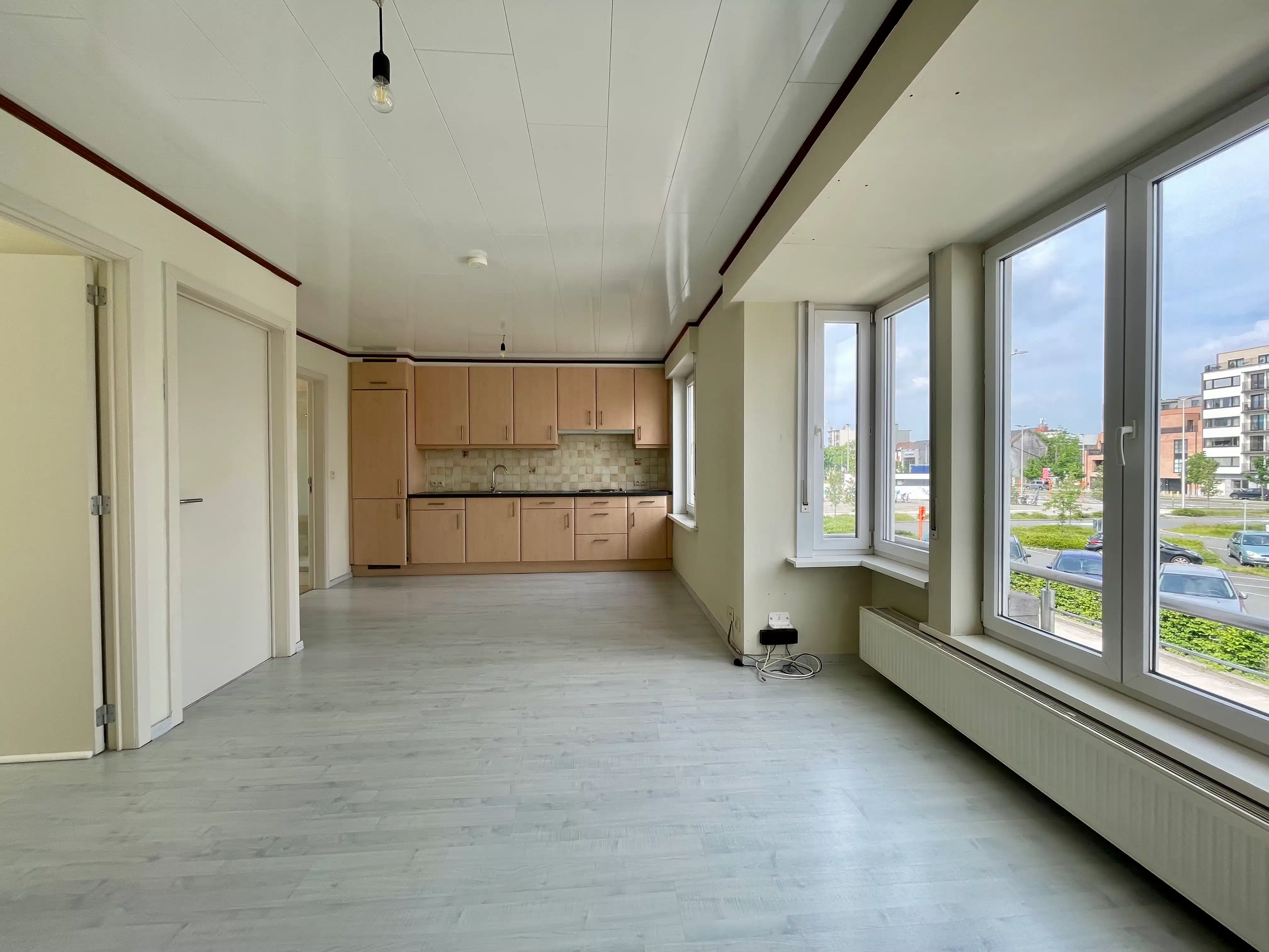 instapklaar 1 slaapkamer-appartement te huur in Zelzate foto 2