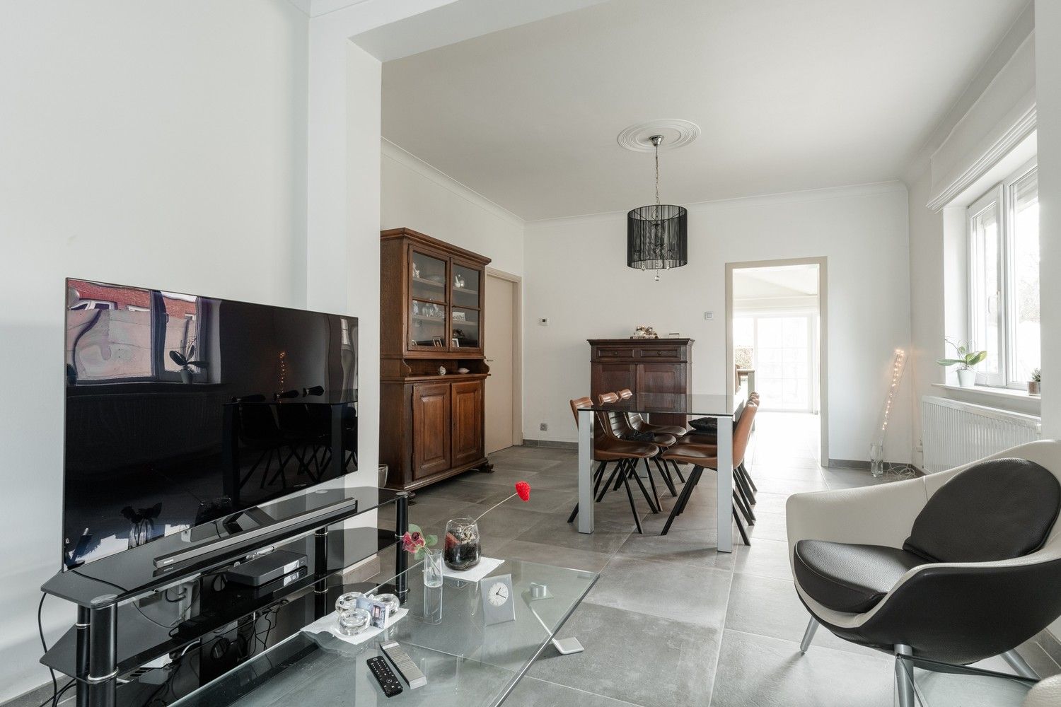 Charmante en instapklare woning met 2 slaapkamers in hartje Hamont foto 6