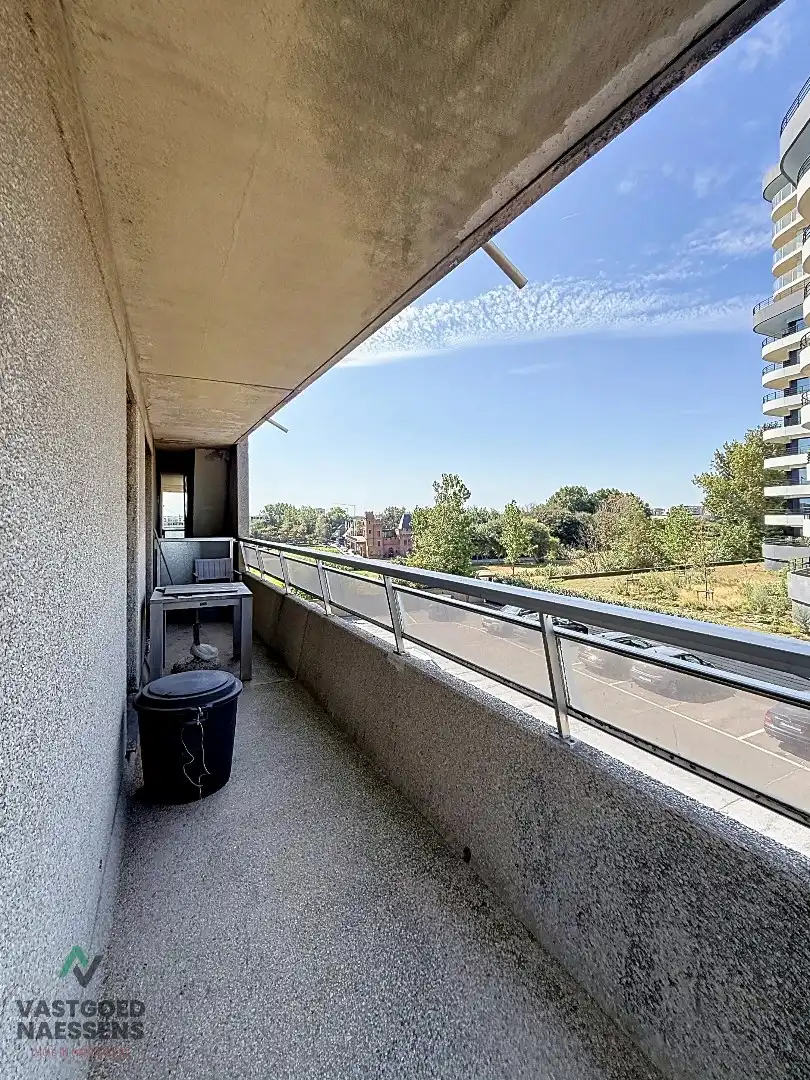 SCHITTEREND VERNIEUWD HOEKAPPARTEMENT – 2 SLPK – TERRASSEN – ZEEZICHT EN ZICHT OP GOLF foto 26