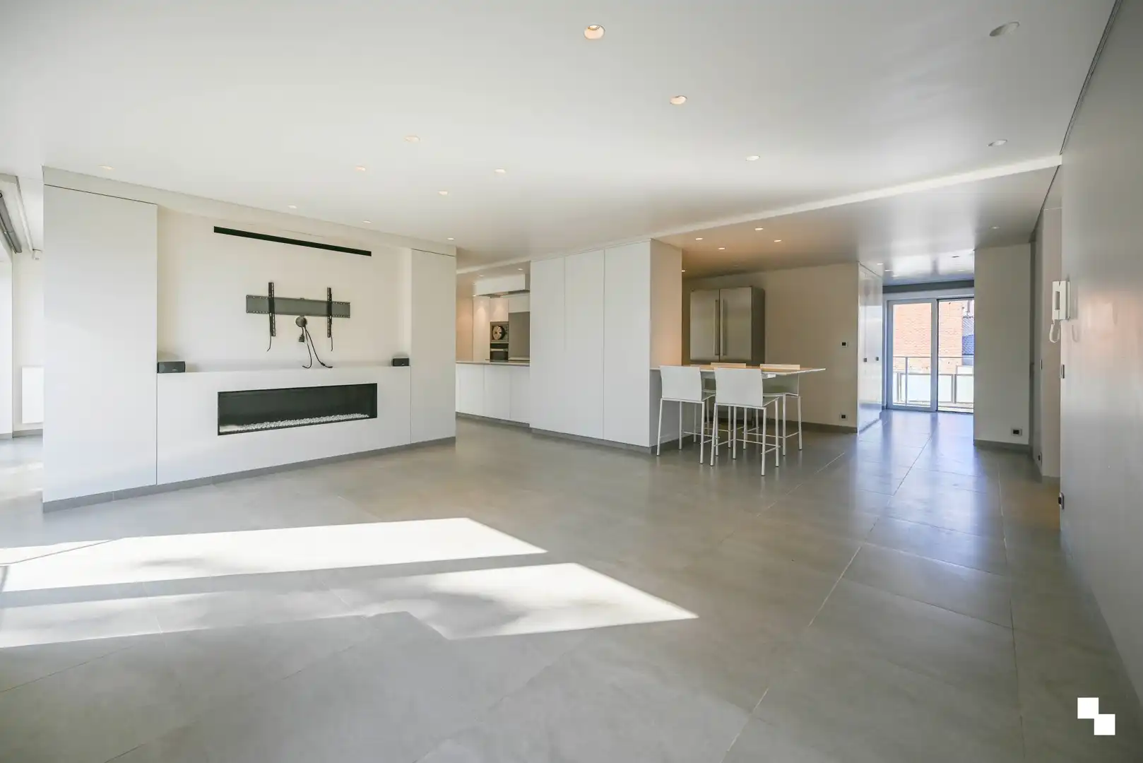 Luxueus afgewerkt appartement in het centrum van Waregem foto 5