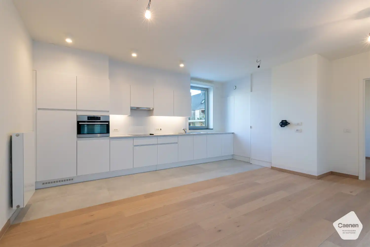 Zeer lichtrijke assistentieflat te Nieuwpoort-stad foto {{pictureIndex}}