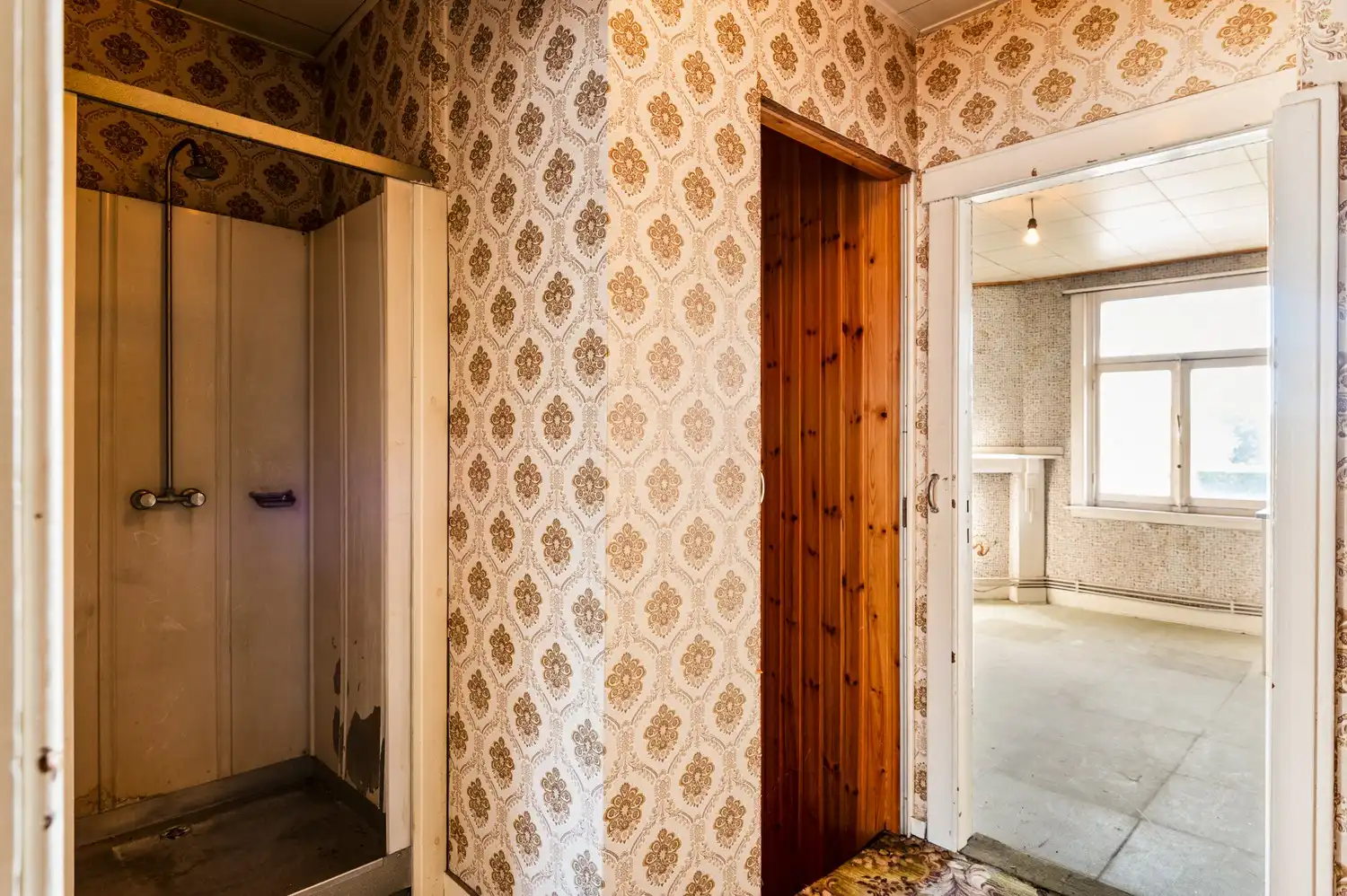 Te renoveren woning met potentieel op toplocatie in Brasschaat foto 16