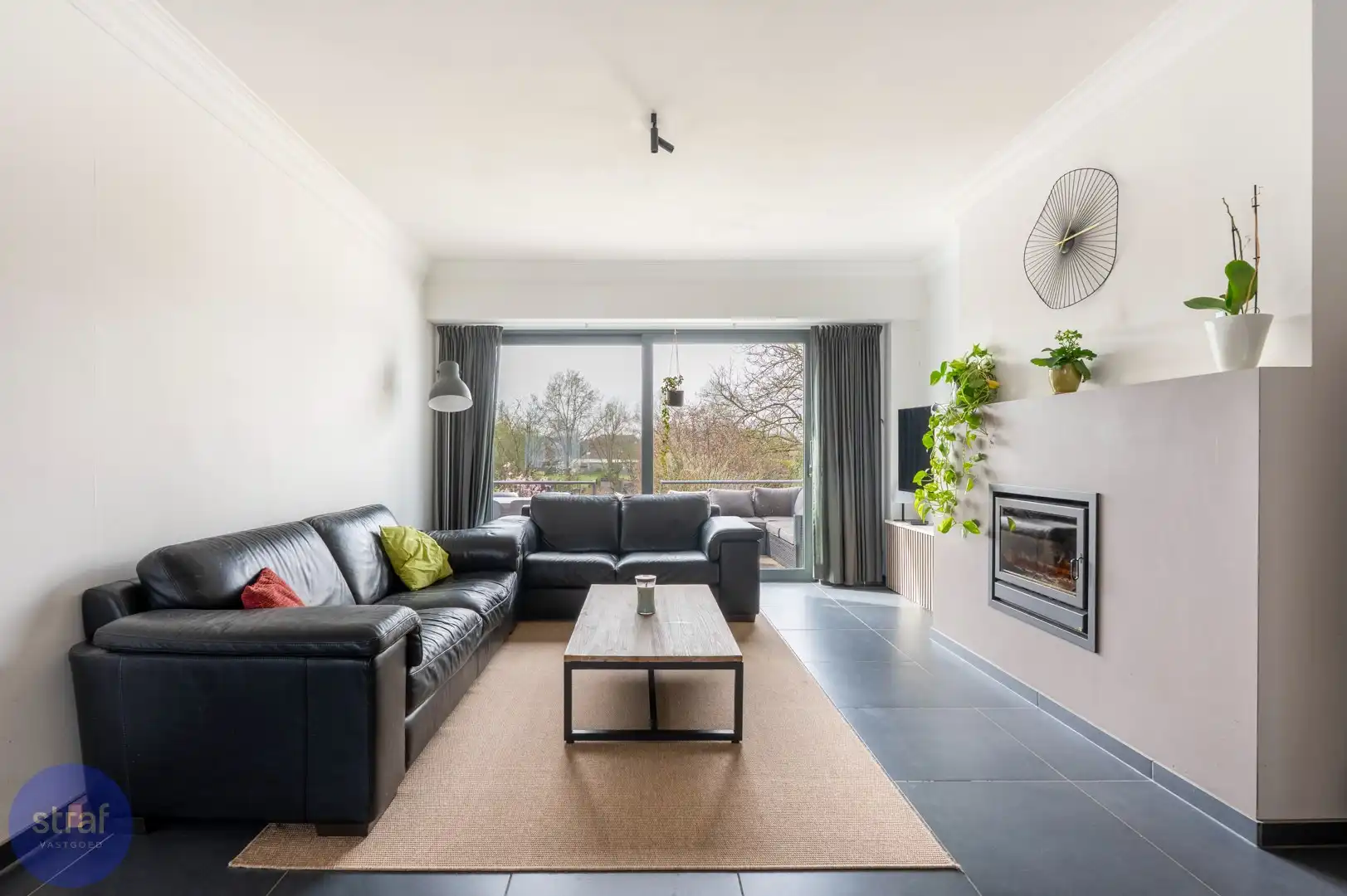 Veelzijdige woning met grote tuin en praktijkmogelijkheid in Wilrijk foto 3