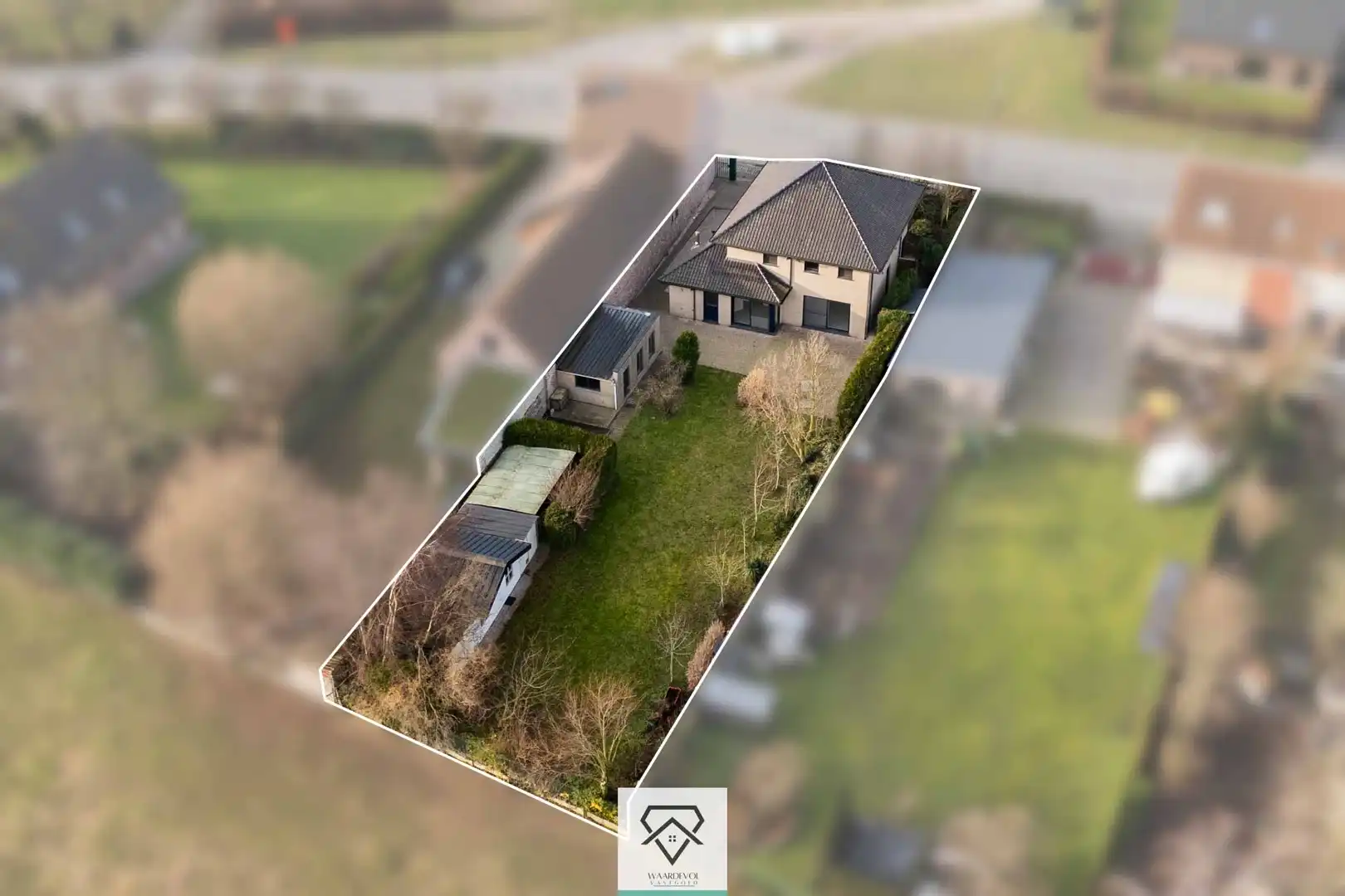 Moderne instapklare villa te koop met zonnige tuin foto {{pictureIndex}}