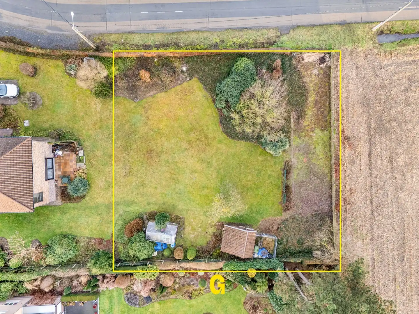 Perceel bouwgrond voor open bebouwing op 9 are, grenzend aan landbouwzone foto 3