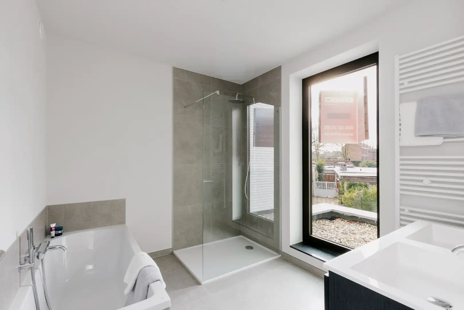 Instapklare woning in hartje Harelbeke, overal dichtbij  foto 8