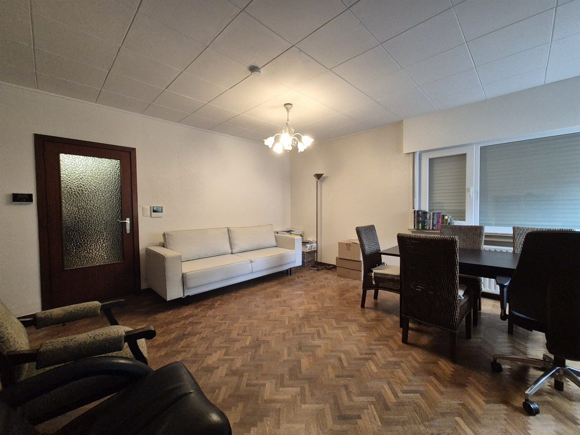 Gunstig gelegen gelijkvloers appartement met garage. foto 4