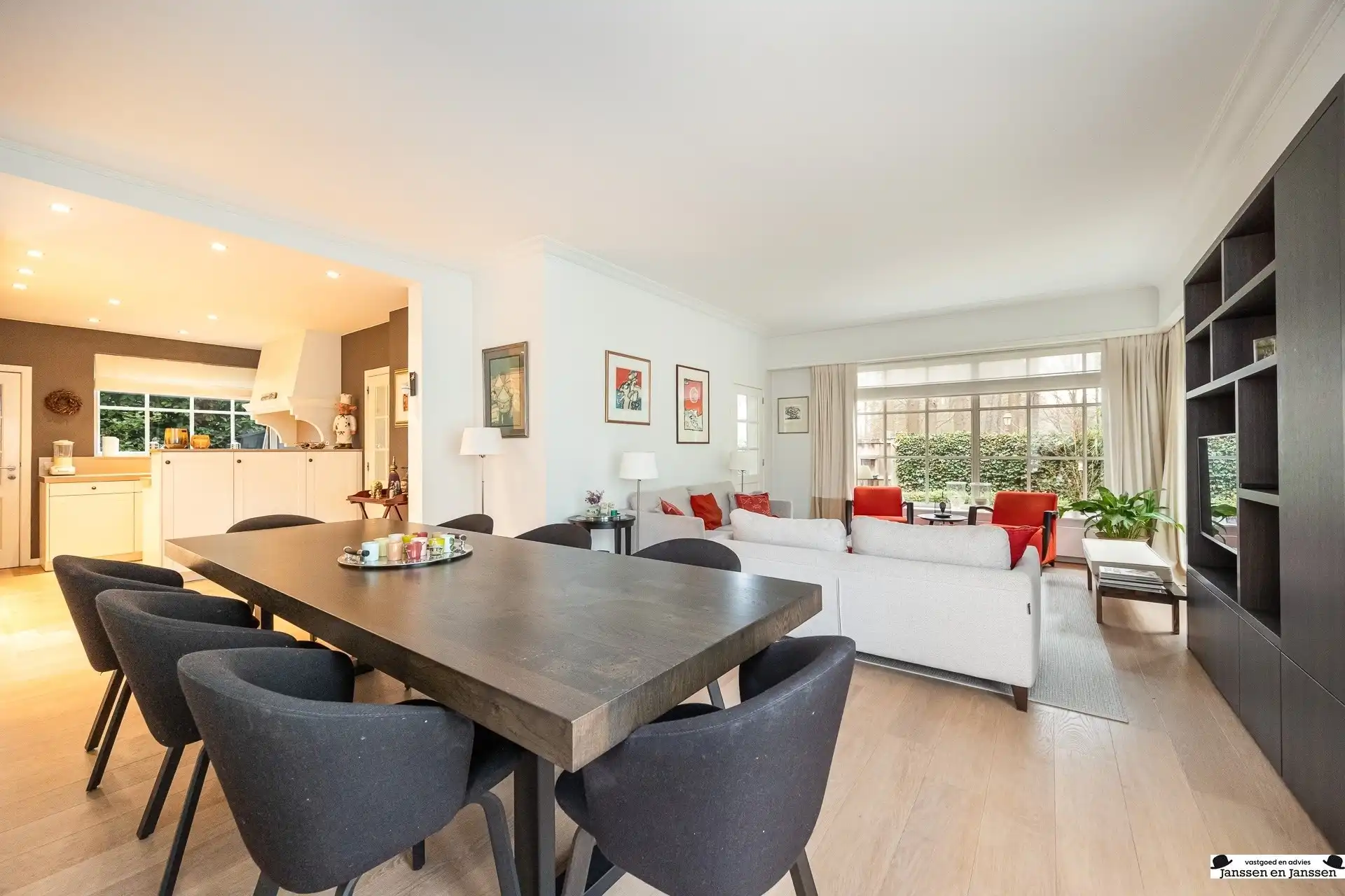 Charmante villa op toplocatie in hartje Ekeren foto 6