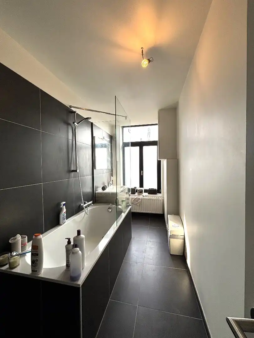 Ruim en lichtrijk appartement in Burggravenlaan foto 8