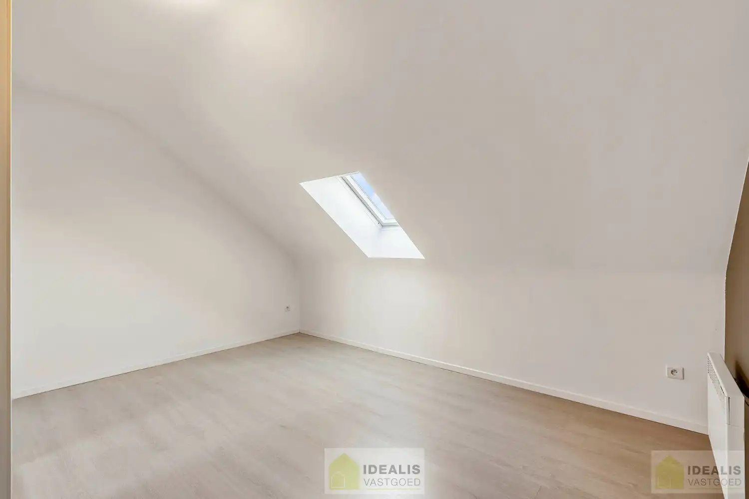 IDEALIS VASTGOED - PRACHTIG GERENOVEERD DUPLEXAPPARTEMENT IN HARTJE HAMONT! foto 43