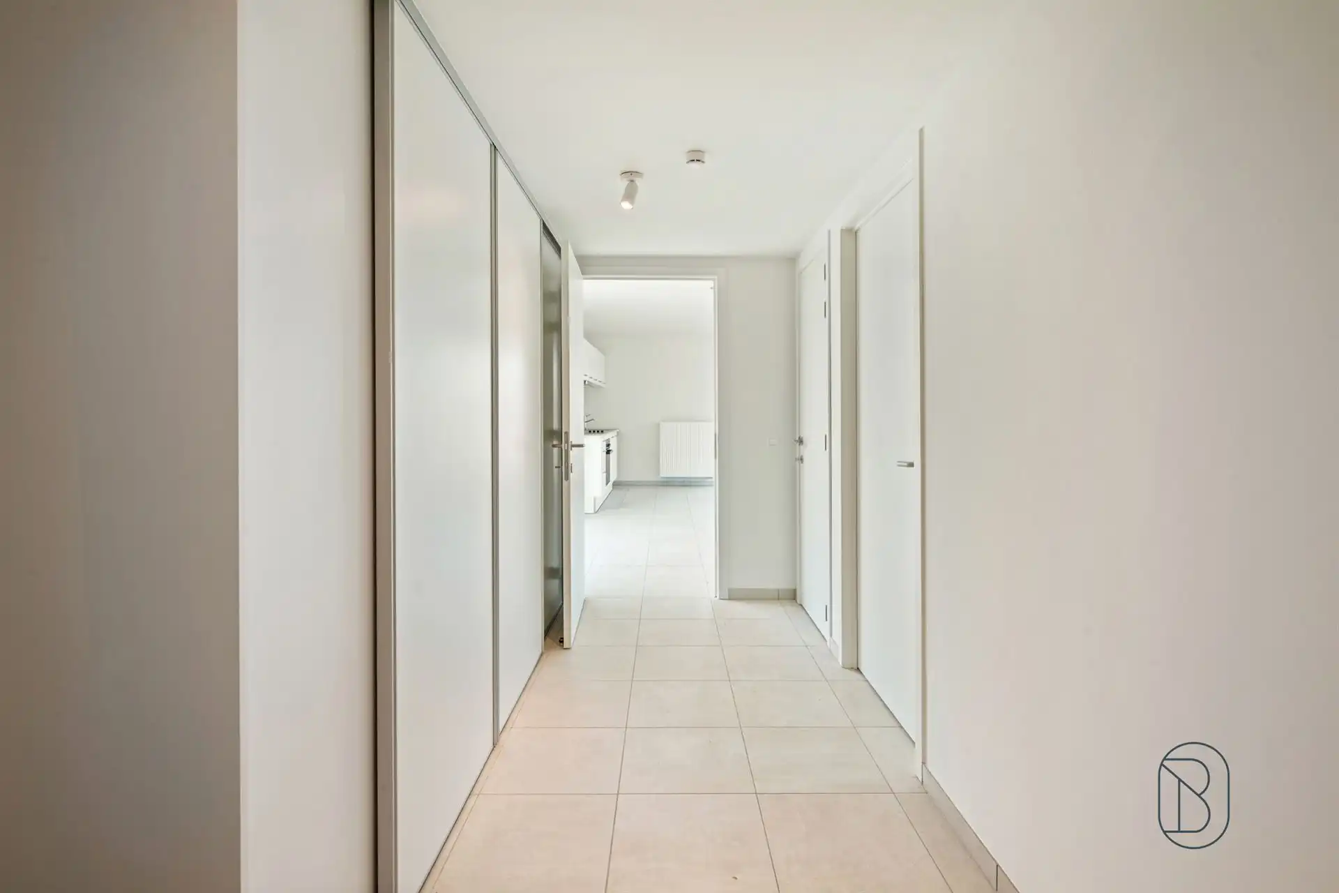Topgelegen in het centrum: kwalitatief appartement met zicht foto 15