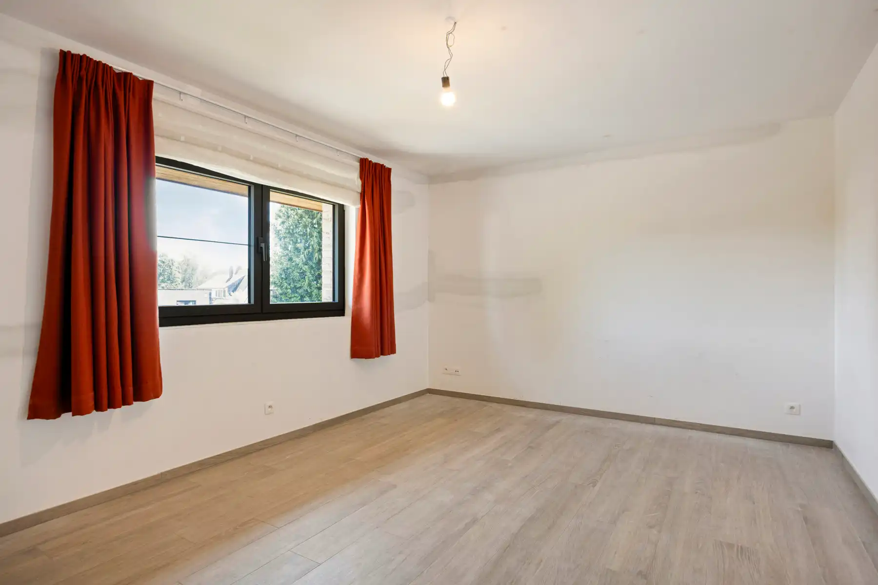 Ruime energiezuinige en instapklare villa in Wemmel foto 12