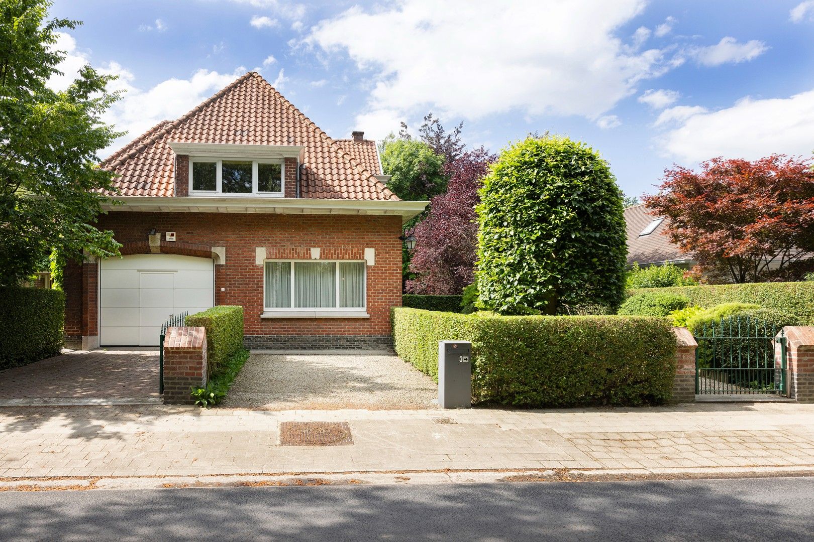 Statige villa met 5 slaapkamers en mooie, volwassen tuin. foto 2