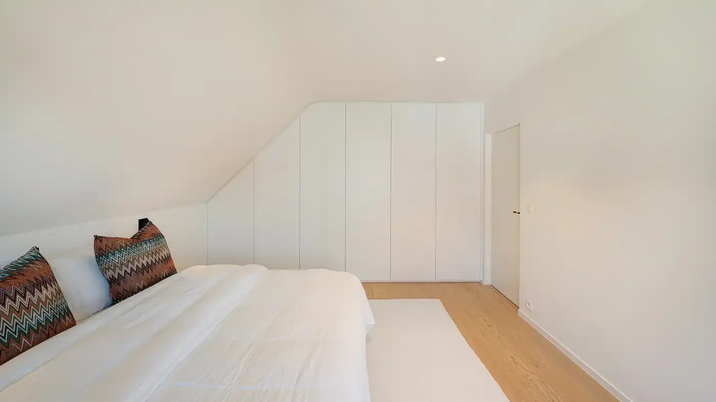Volledig en zeer kwalitatief gerenoveerde villa op een ruim zuid-west gericht perceel foto 17