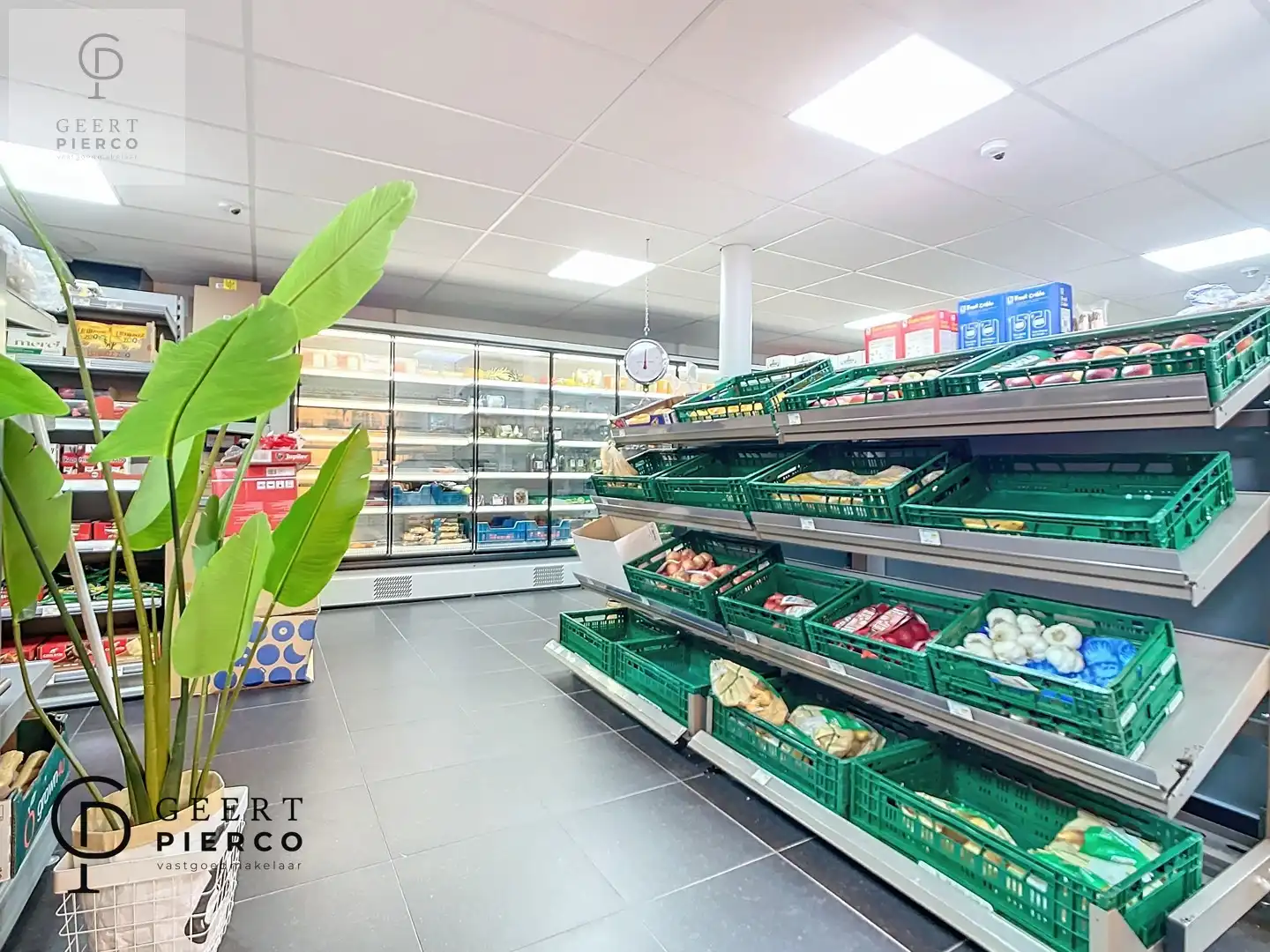 Spar winkel met inboedel foto 6