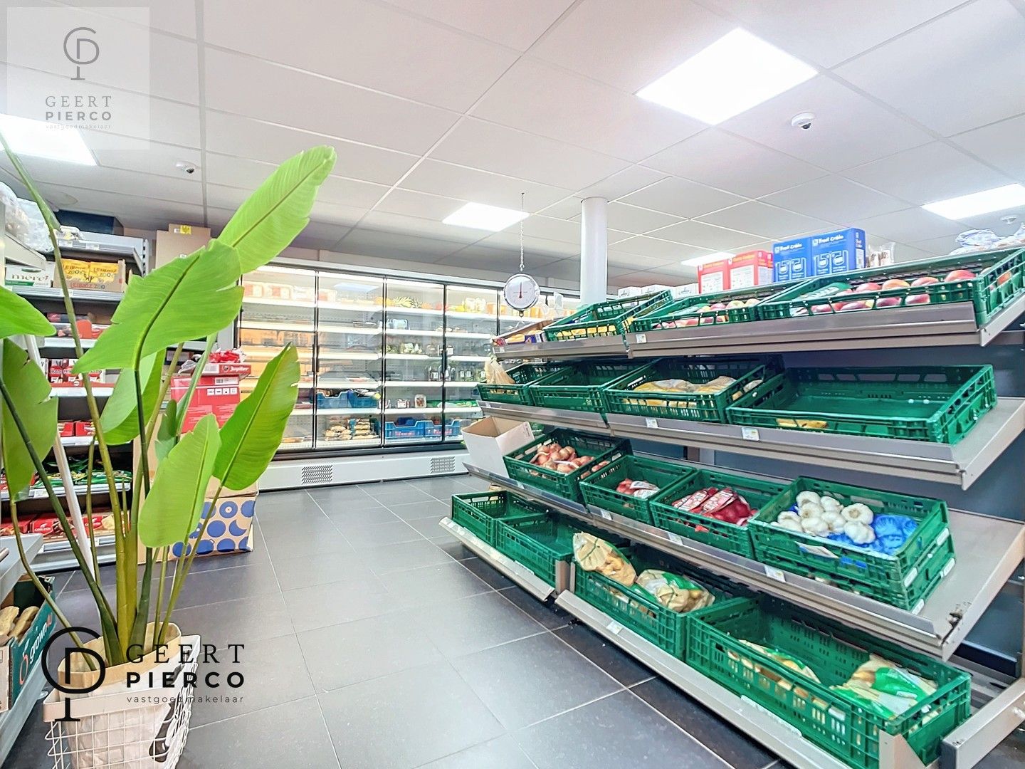 Spar winkel met inboedel foto 6