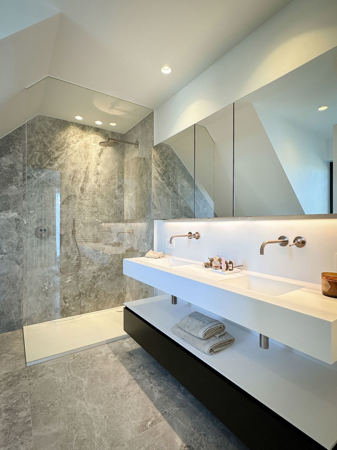 LUXUEUS nieuwbouw HOEKAPPARTEMENT in DUPLEX-vorm... foto 12