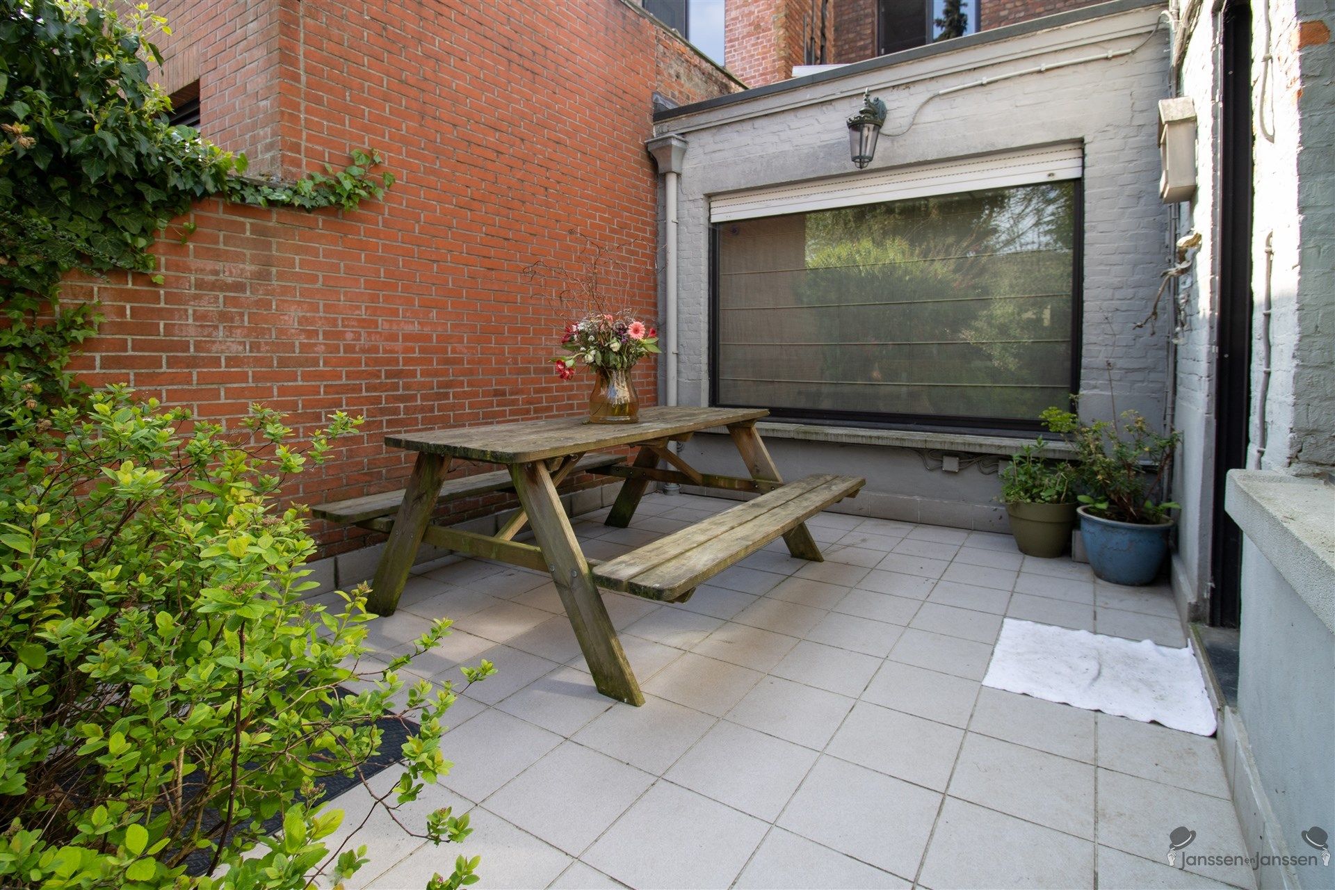 Op te frissen woning met 2 tot 3 slaapkamers op 203 m² foto 4