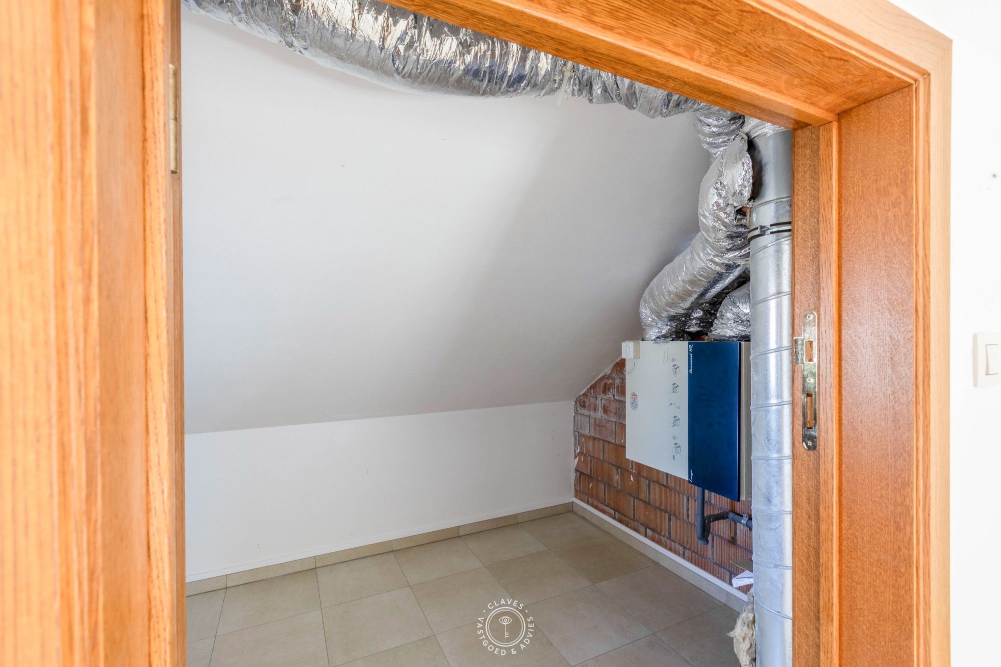 Uitzonderlijk: recent gebouwde woning in de charmantste wijk van Sint-Niklaas 'De Vogelkeswijk' foto 27