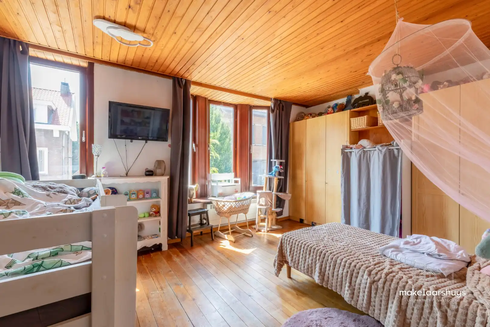Ruime woning met 4 slpk en aangename tuin te Sint-Amandsberg foto 13
