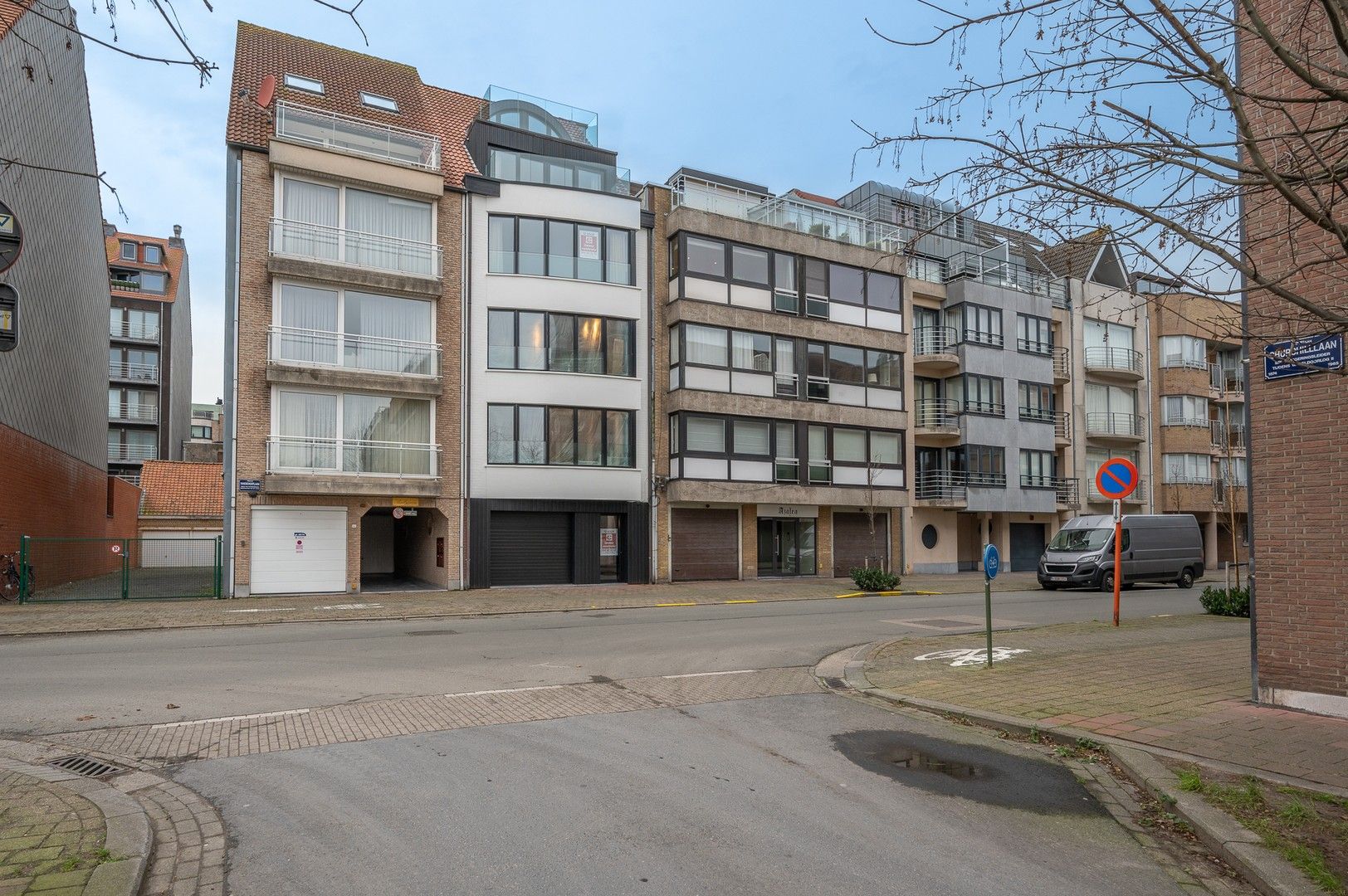 Prachtig gerenoveerd penthouse appartement heel goed gelegen vlakbij de zee en de winkels. foto 14