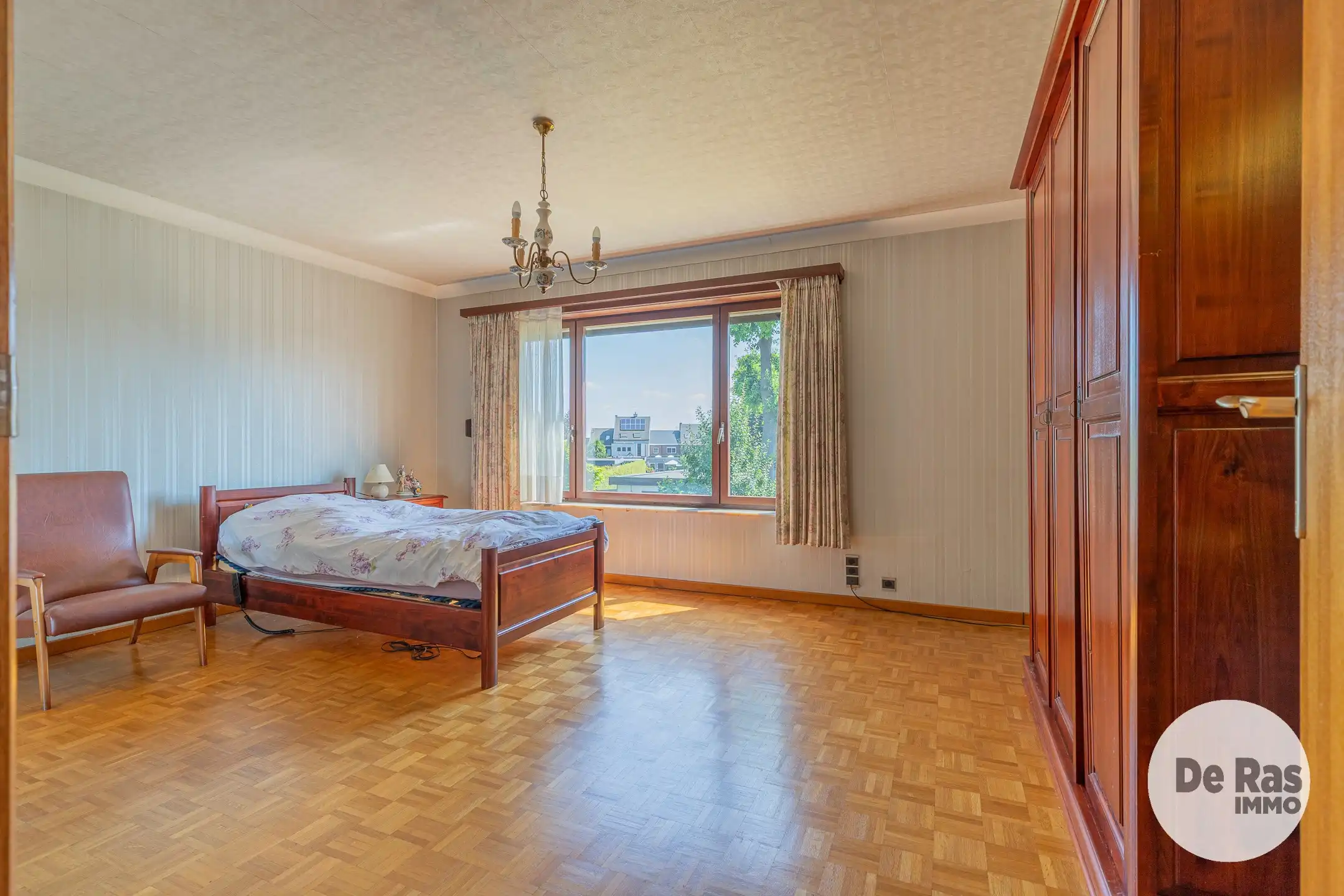 NIEUWERKERKEN – Statige en bijzonder ruime gezinswoning  foto 14