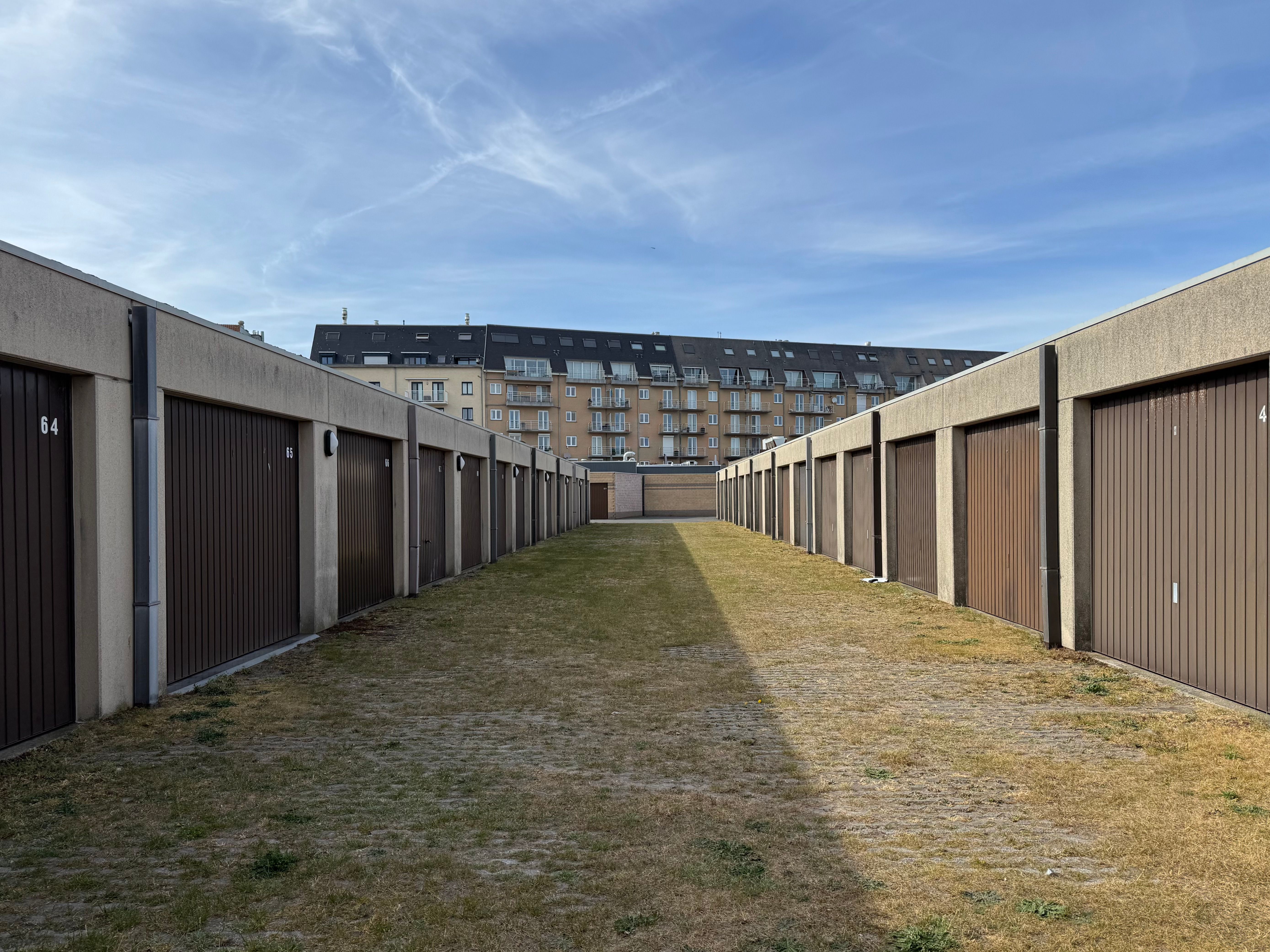 Garagebox 16m² in centrum Bredene foto 4
