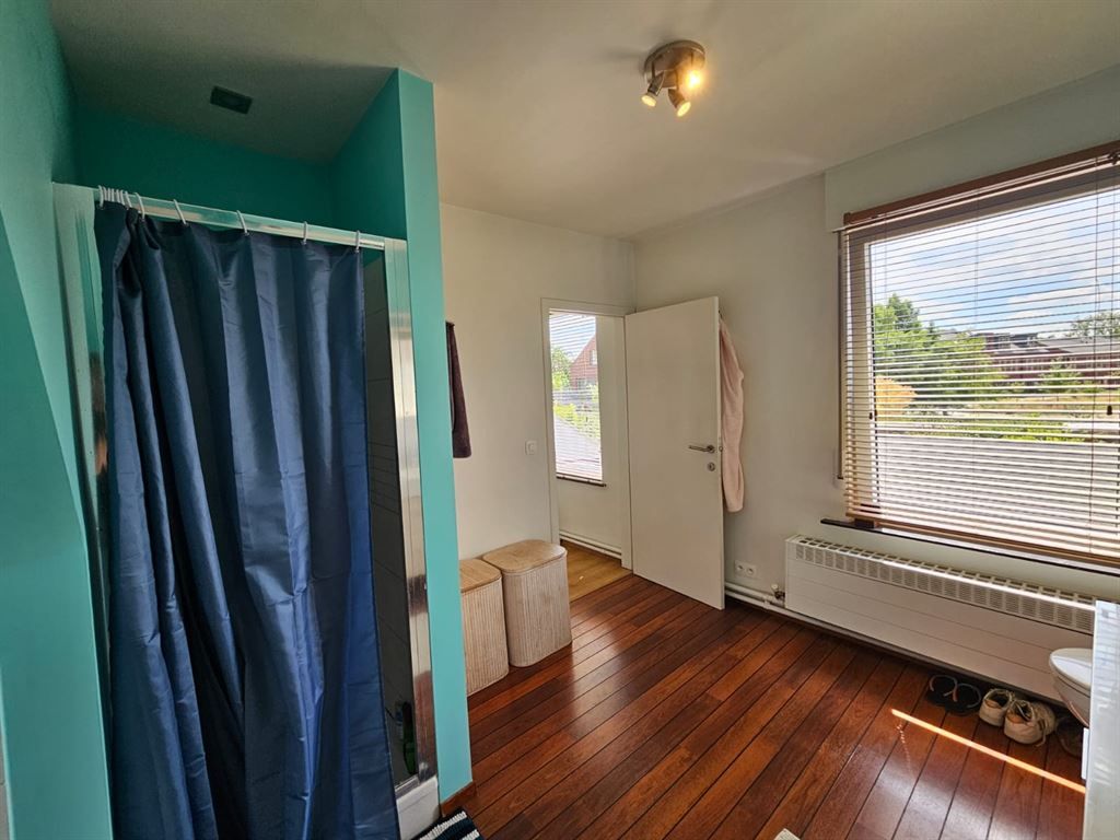 prachtig gerenoveerde en bemeubelde woning foto 16