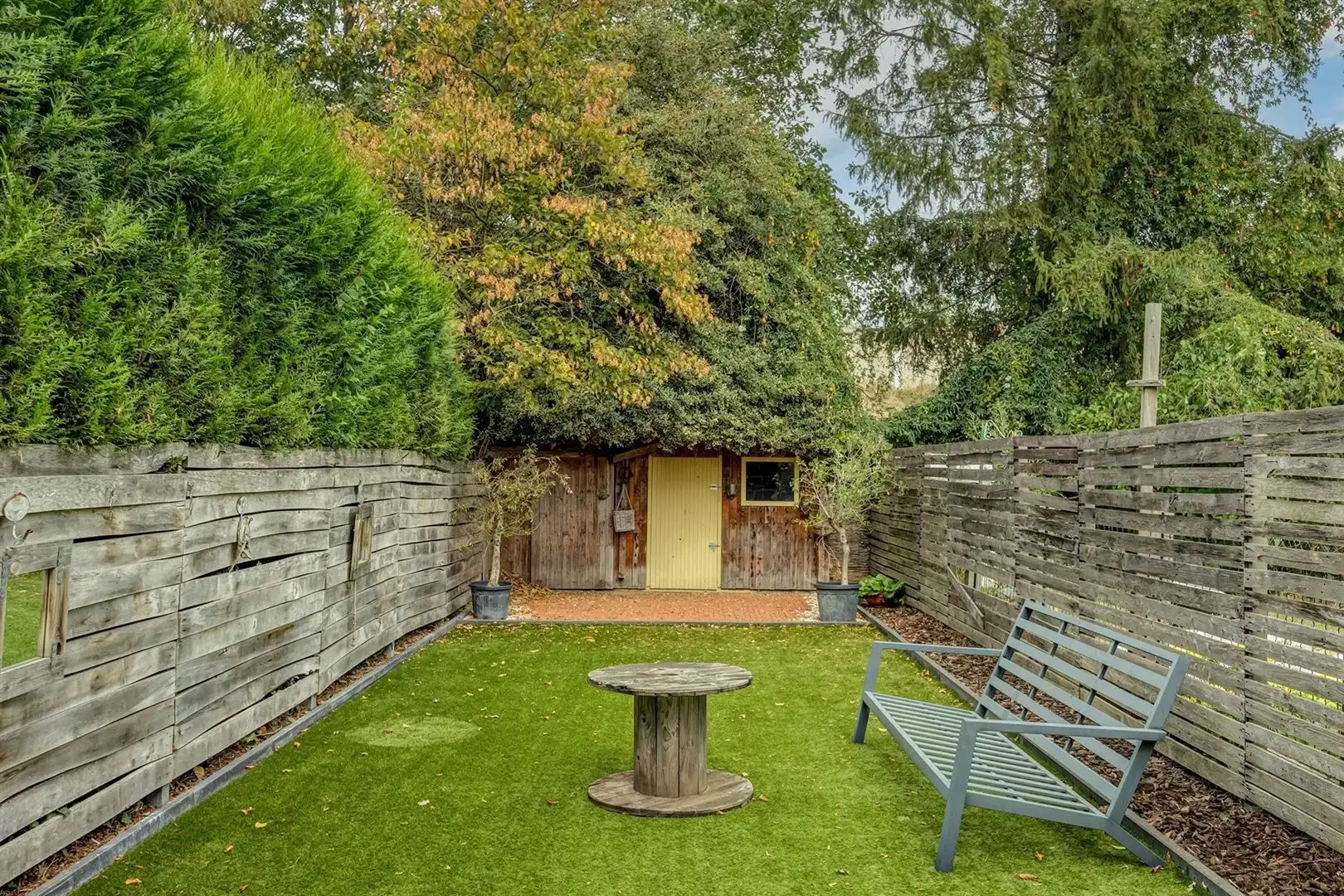 Hedendaags 2-slaapkamerappartement met tuin, garage en praktijkruimte  foto 17