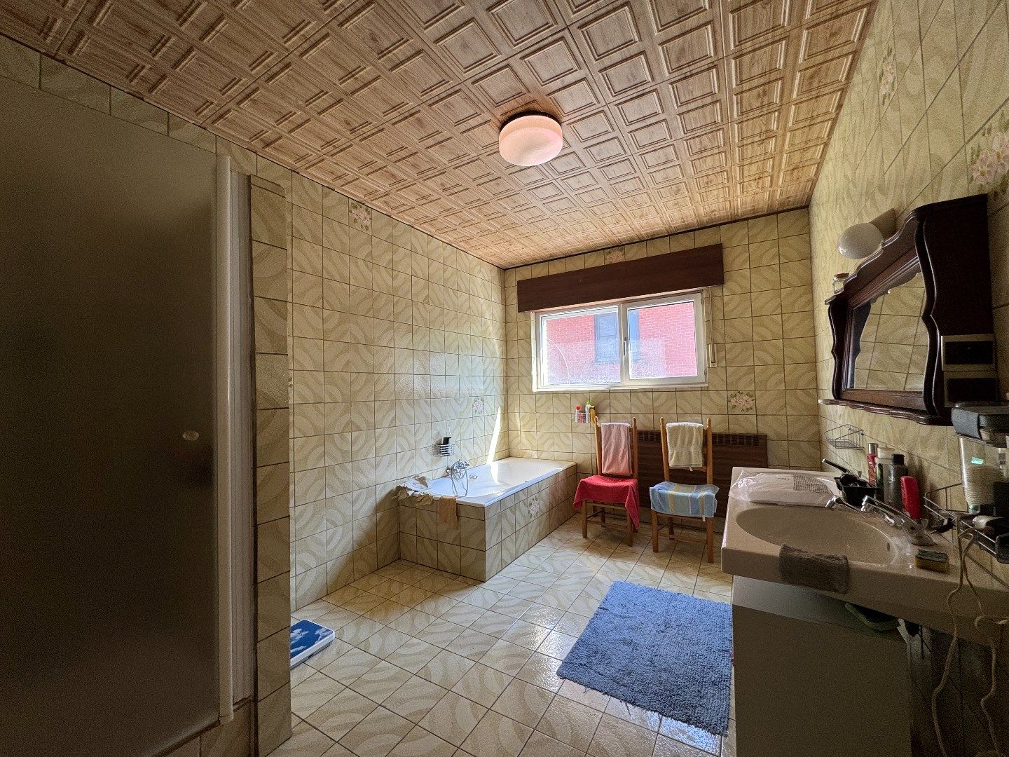 zeer ruime 4-gevelwoning met achterliggend landgebouw gelegen op een mooi perceel van +/- 5952 m² foto 9