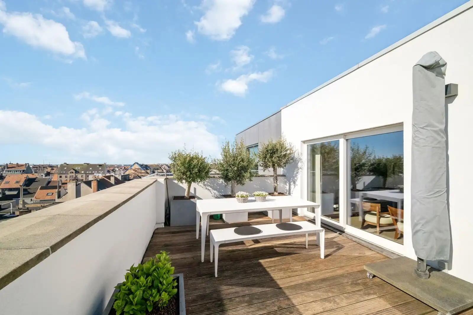 Luxueuze penthouse met zonovergoten terrassen pal aan zee! foto 4