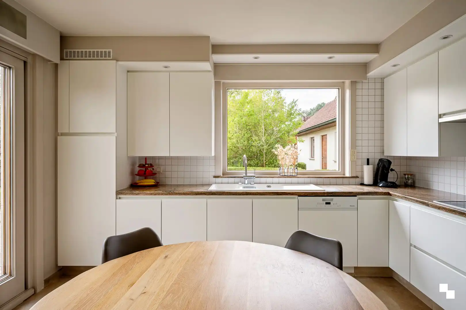 Ruimte, comfort en een toplocatie: hier woon je écht royaal te Ingelmunster! foto 9