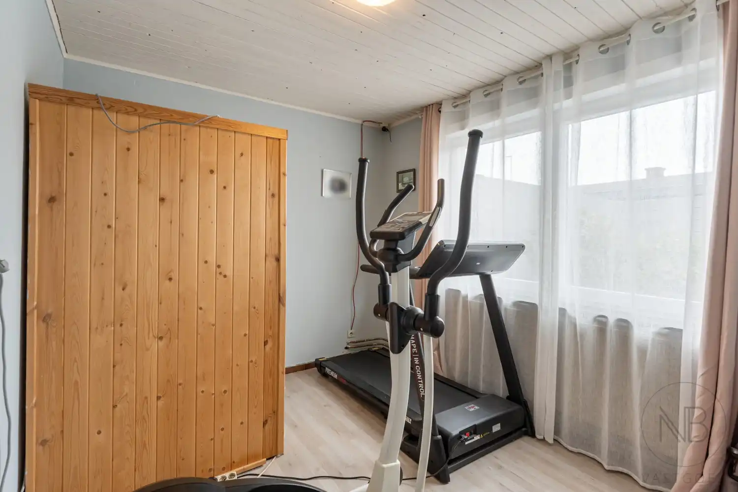 Ruime halfopen woning met 5 slaapkamers en een zolder om verder in te richten! foto 13