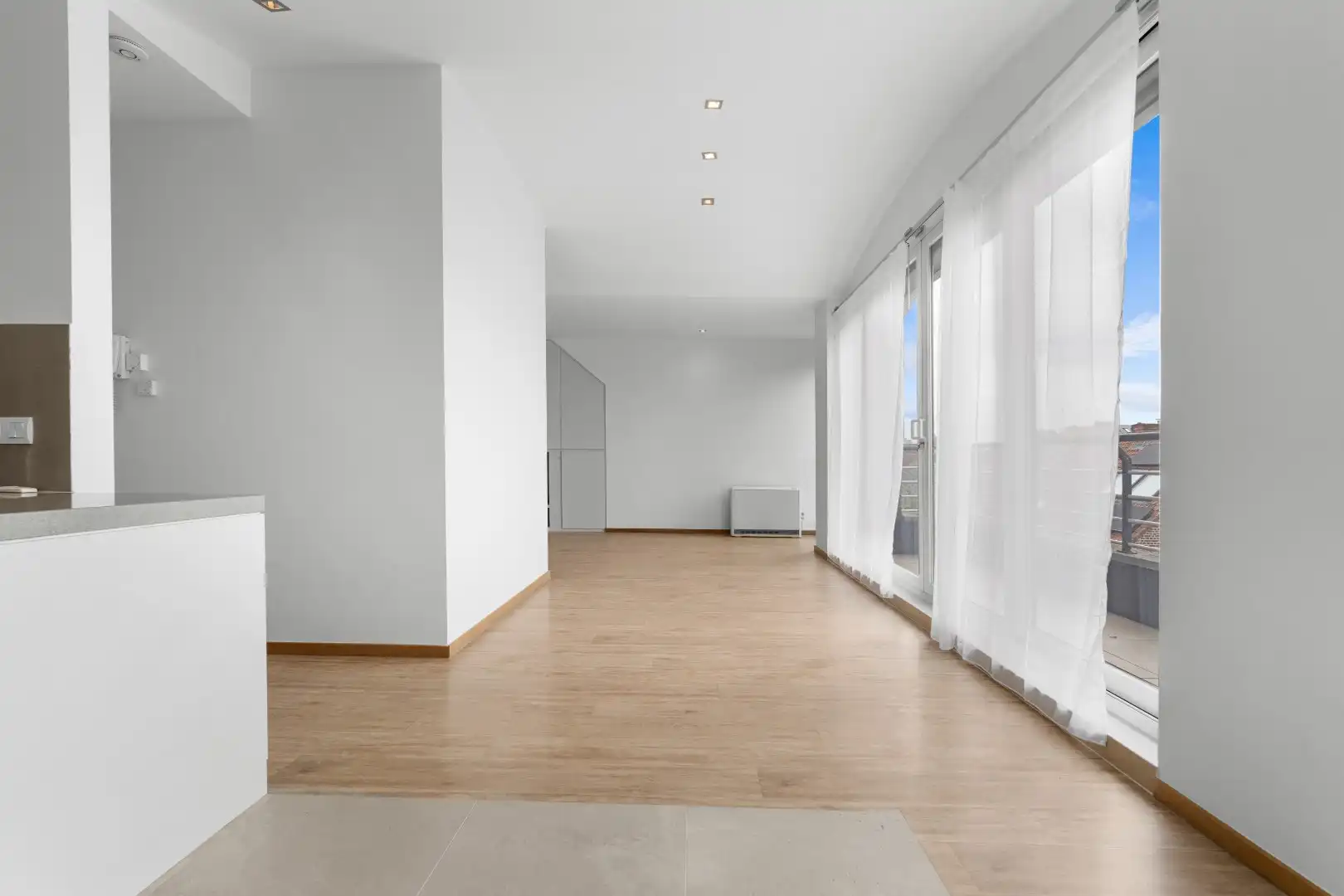 Instapklaar appartement met zonnig terras op toplocatie in Ieper foto 7