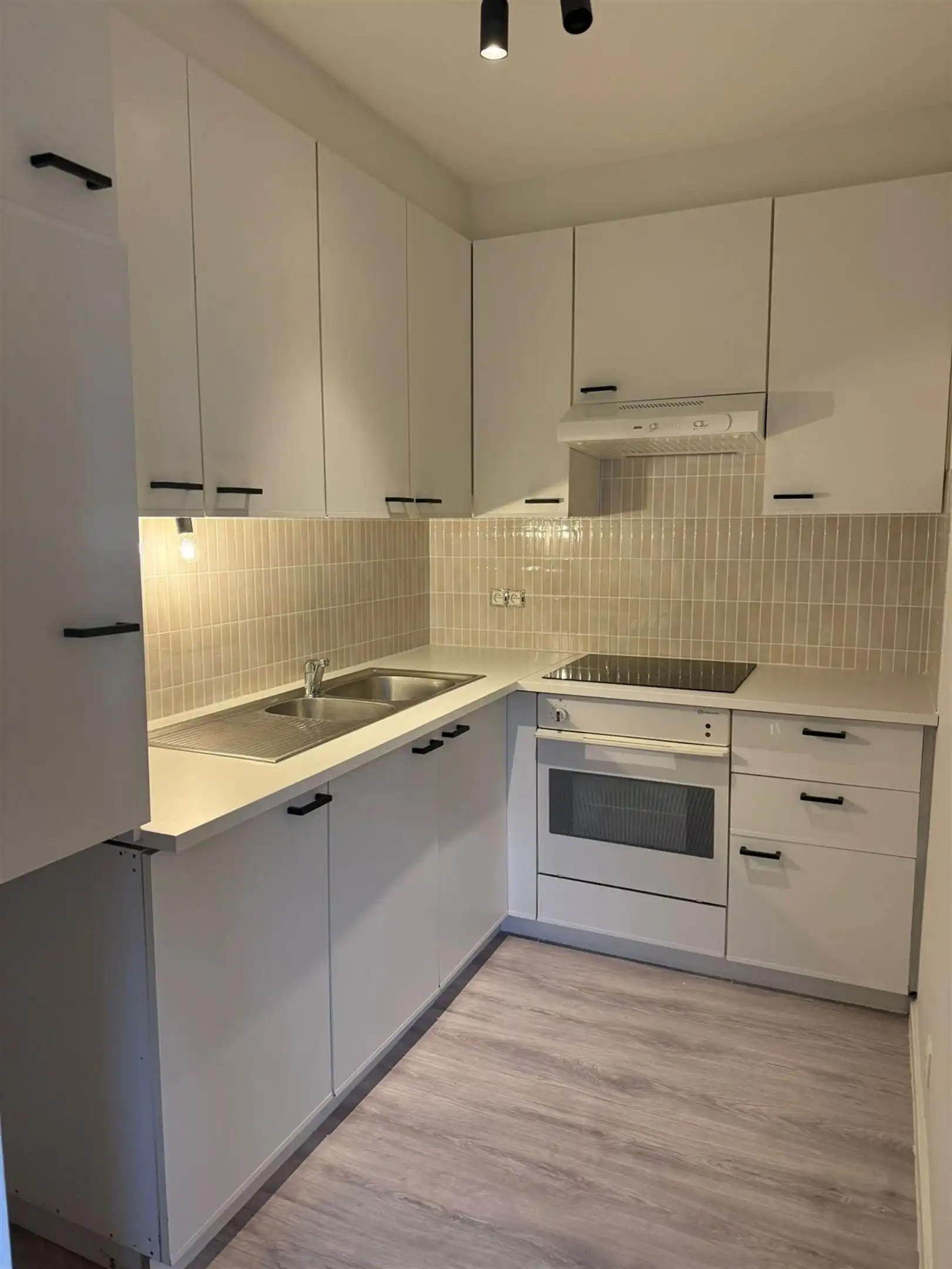 TE HUUR: Dakappartement met 1 slaapkamer in Hasselt! foto 6