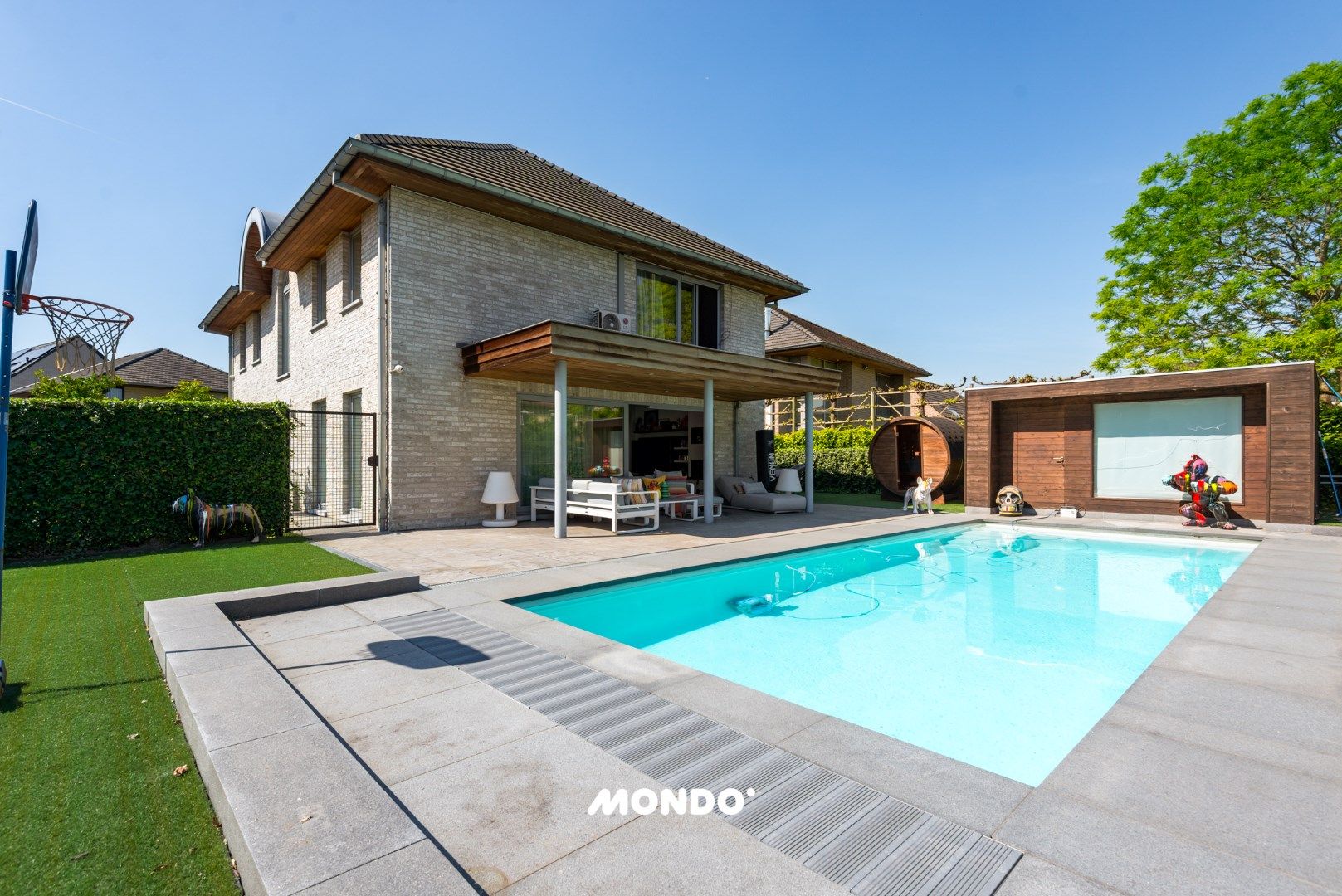 Exclusieve villa met zwembad en wellness te koop foto 3