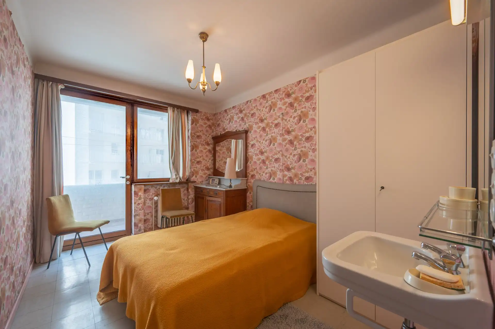 Te renoveren appartement met 3 slaapkamers op topligging nabij het Casino foto 13