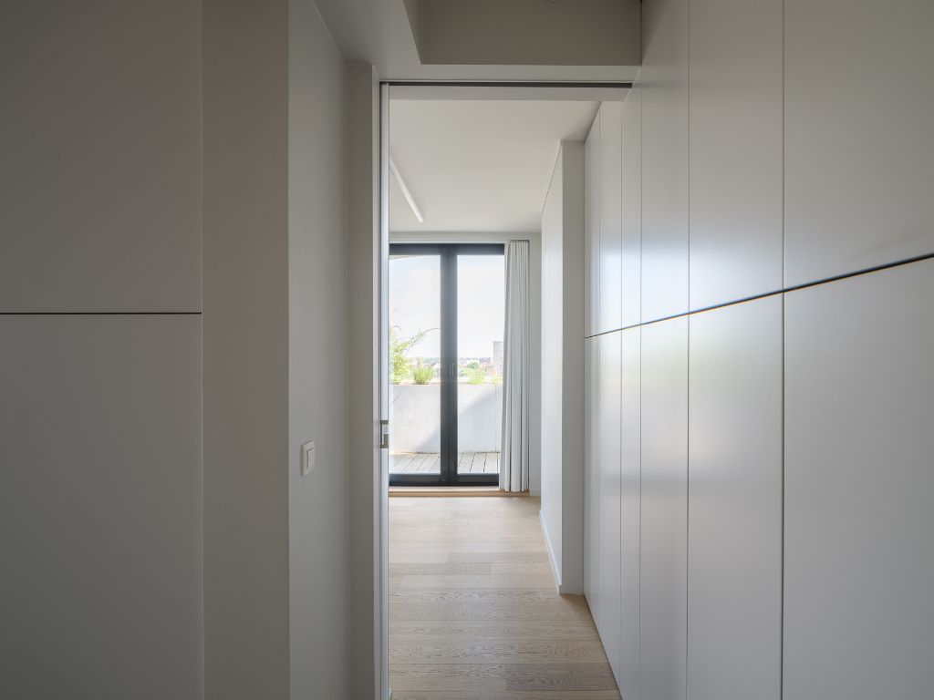 Luxueus en lichtrijk 2-slaapkamer appartement met ruim terras foto 15