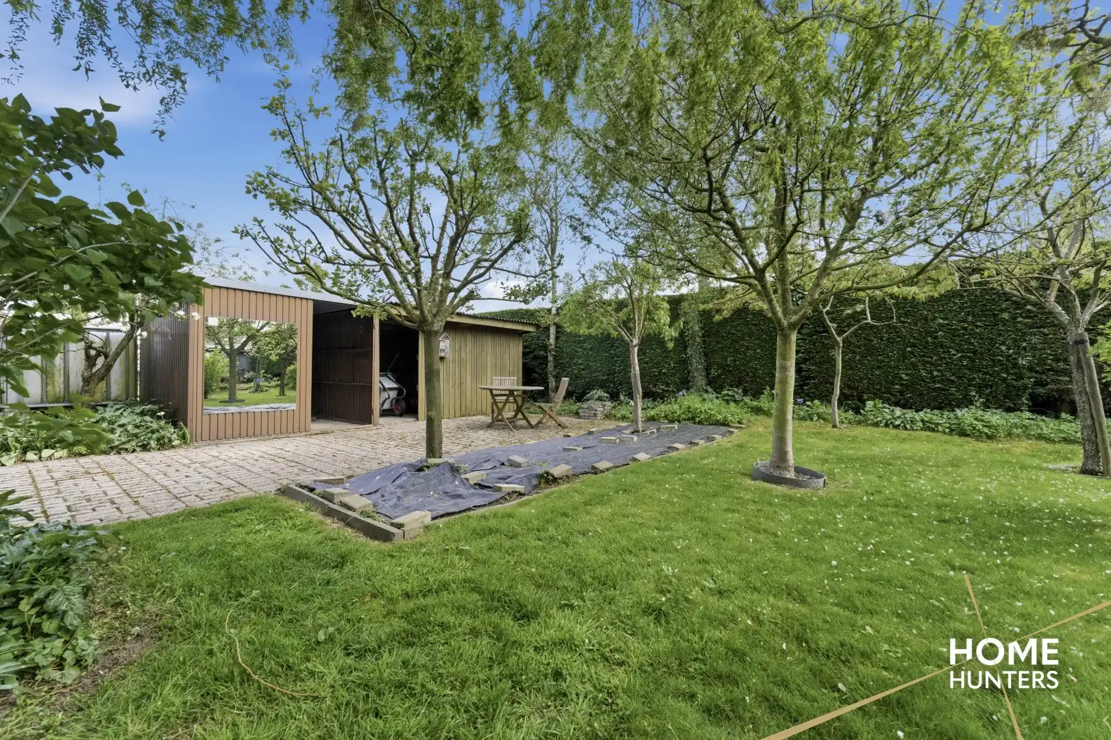 Instapklare villa met 5 slaapkamers, een ruime garage en een prachtige tuin te Dikkebus foto 38