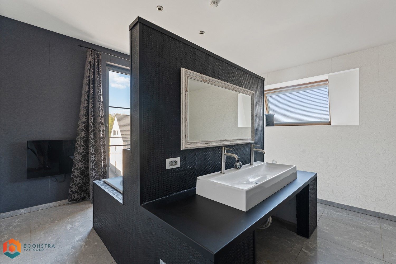 Handelspand met woonst en ruime parking op een perceel van 2592 m² te Rotselaar foto 18