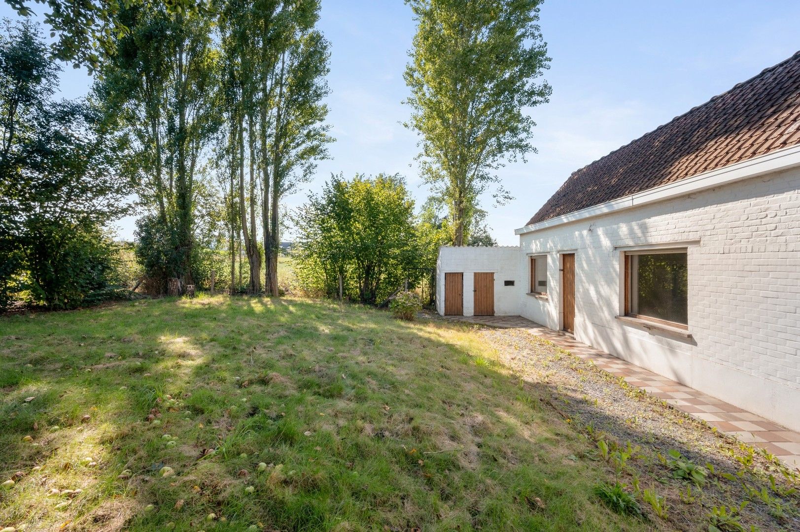 Volledig te renoveren landelijk knus woonhuis of zelf te bouwen woning op deze prachtige locatie in Ingooigem foto 13