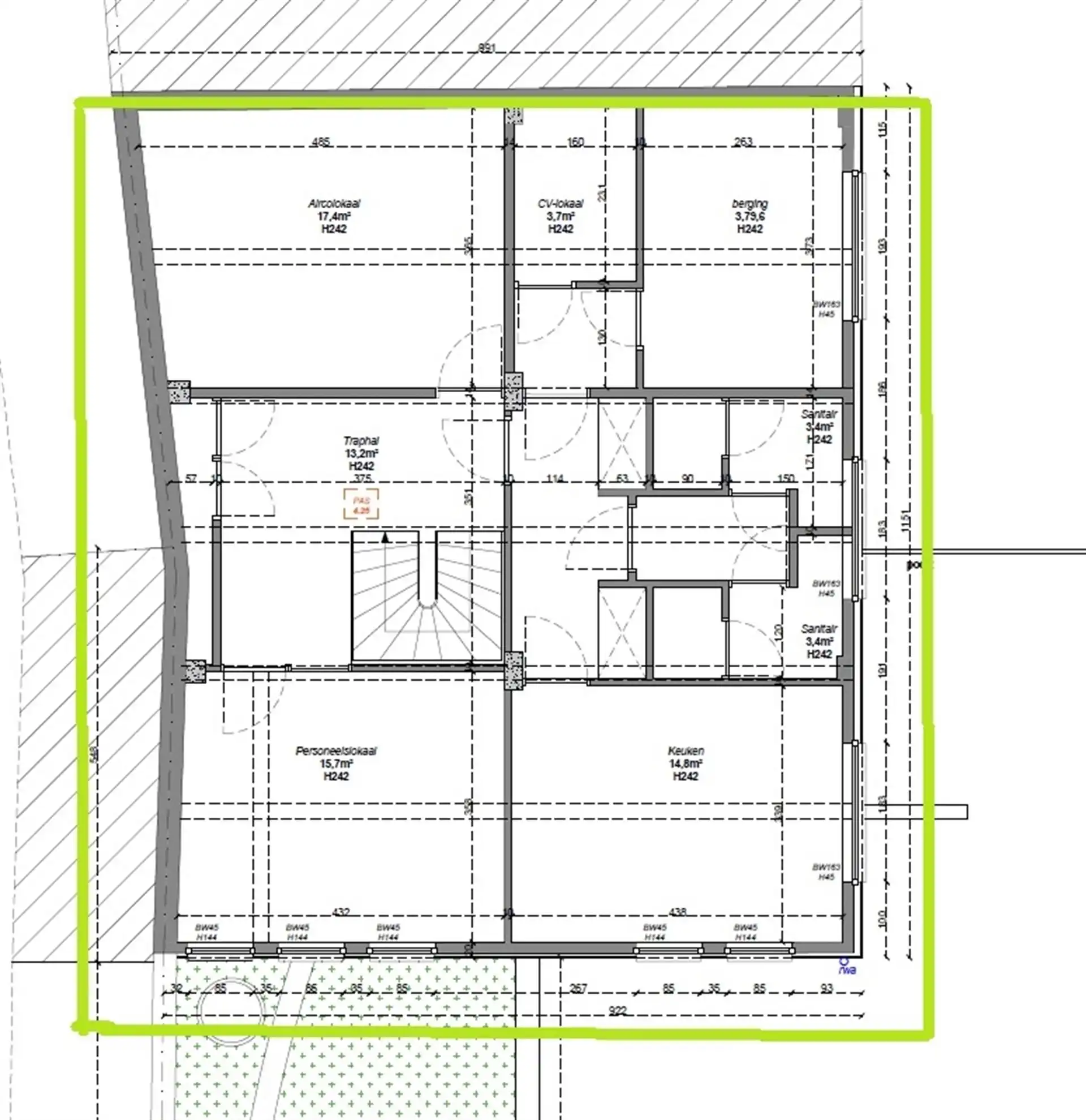 Commerciële ruimte en bureaus (270 m²) met parking. foto 3