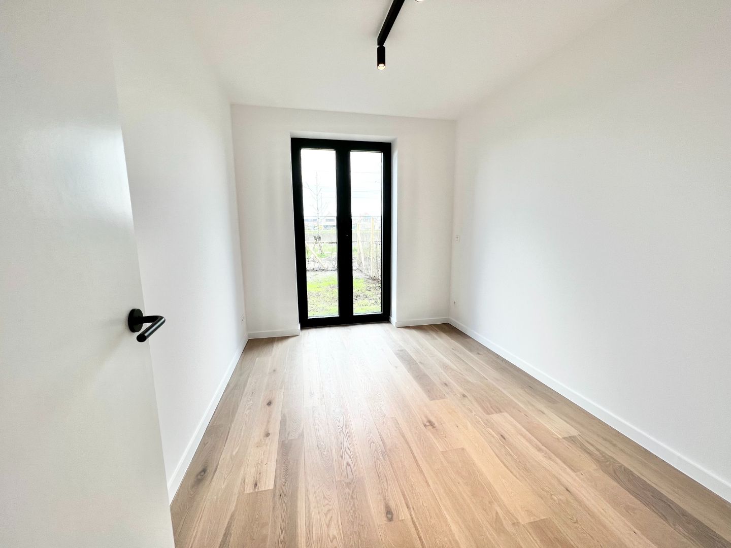 Prachtig tuinappartement in een villaresidentie foto 11