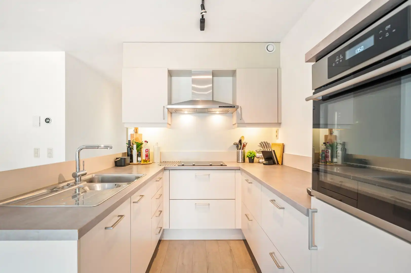 GLV-appartement Brasschaat met zonnige tuin en garage foto 9