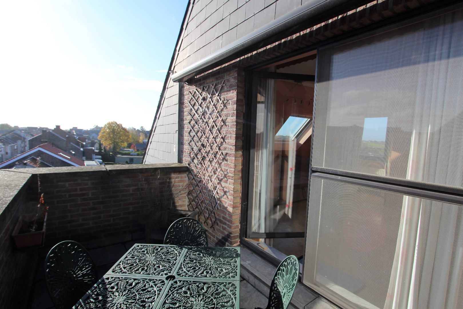 Ruim appartement (124m²) met zonneterras en garage te Tongeren  foto 2