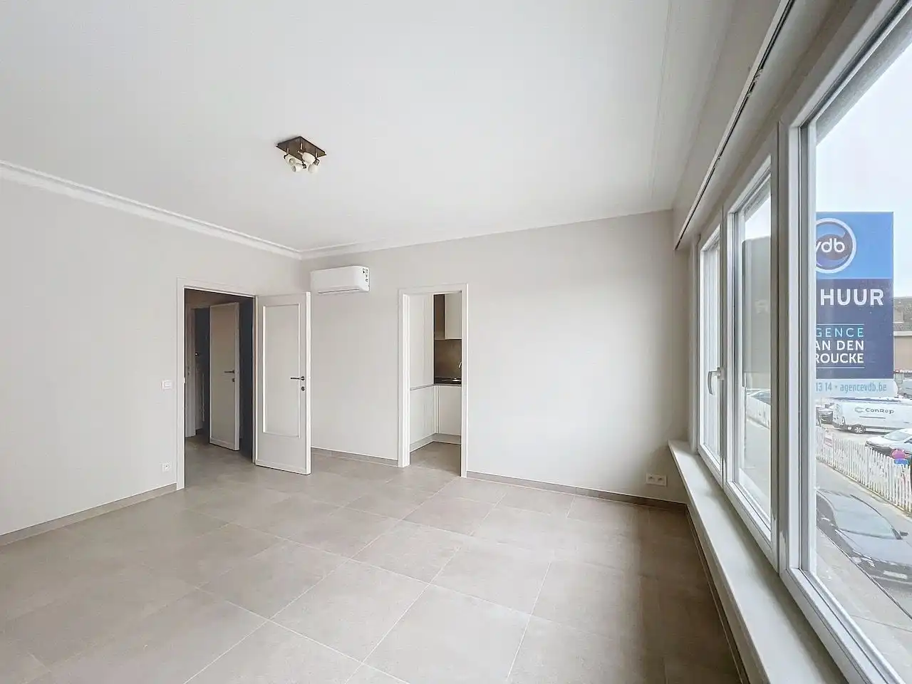 Instapklaar appartement met centrale ligging nabij het station in Heist foto 4